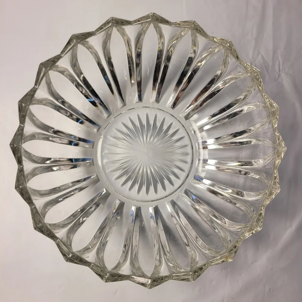 Vintage Unique Serving Bowl Clear Glass Scalloped Starburst‎ Fluted 8 inch